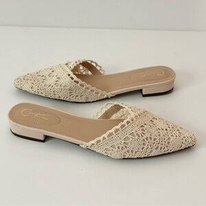 Comfort Est. 1946 Pointed Toe Crochet Cream Flats Women's Size 9